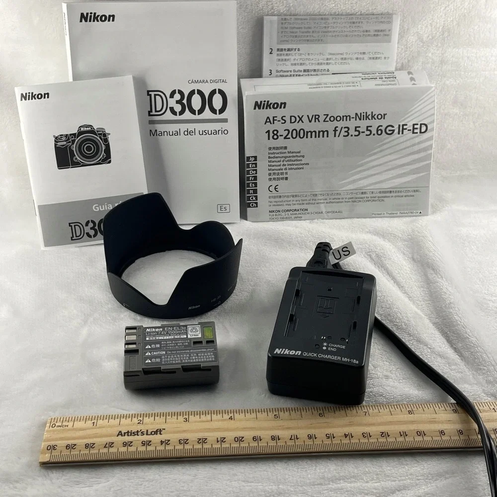 Nikon D300 Accessory Bundle‎ MH-18a Charger EN-EL3e Battery HB-35 Hood Manuals